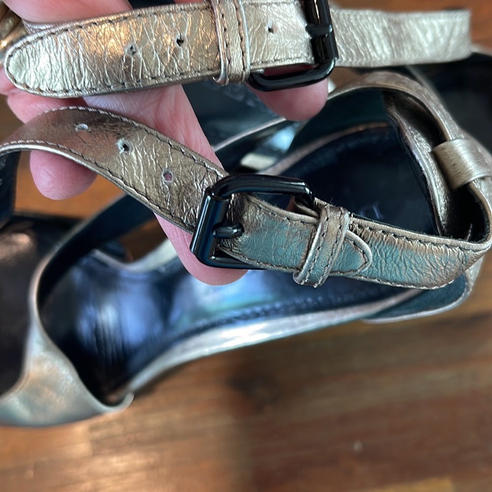 Burberry Metallic Gold Wooden Wedge Heel Leather Criss Cross Sandal - 41 10 - Picture 15 of 16